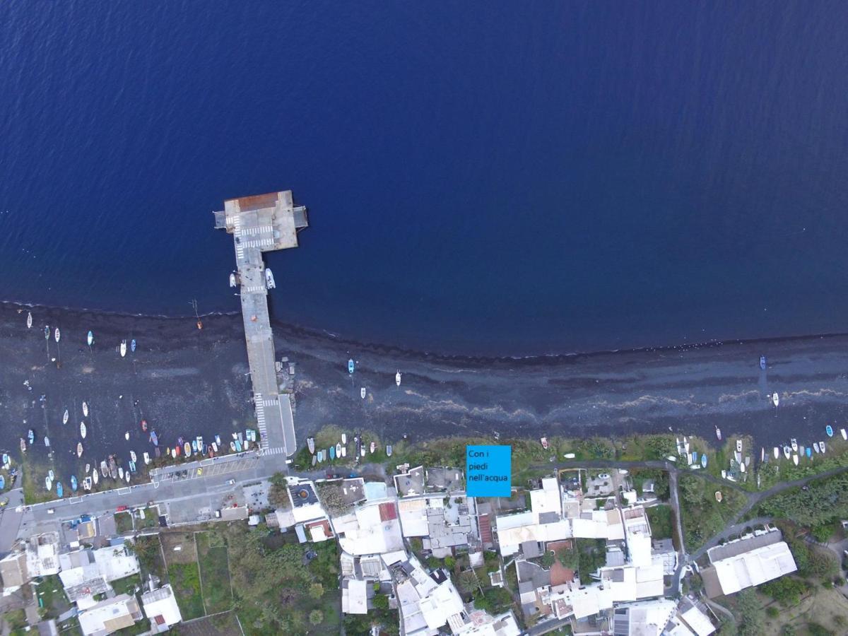 Apartamento Con I Piedi Nell'Acqua Estrómboli Exterior foto